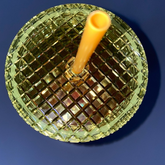 NWT Starbucks Strawberry Lemonade Grid 24oz Venti Tumbler Yellow Pink - Picture 4 of 4